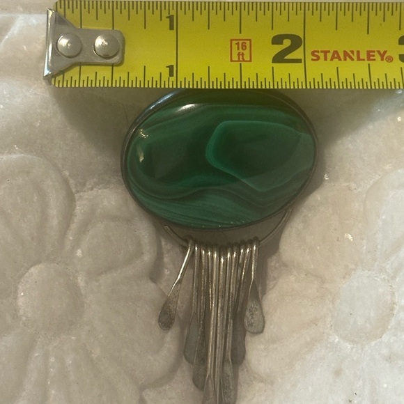 Malachite silver statement pendant - Picture 5 of 6